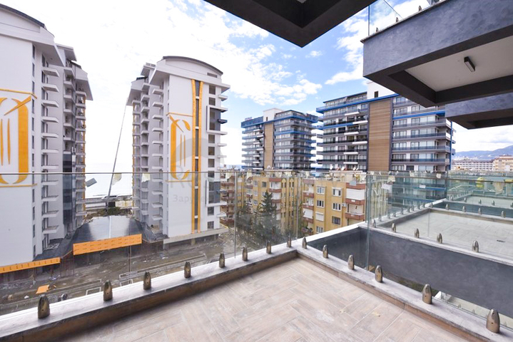 1+1 Wohnung an der ersten Küste in Mahmutlar