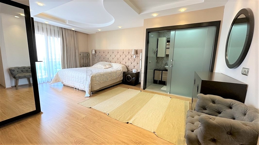 Geräumige Wohnung mit Designer-Renovierung