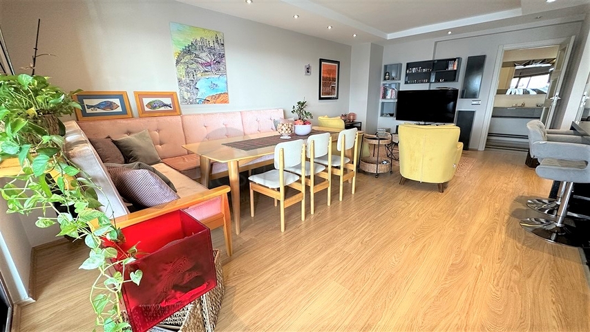 Geräumige Wohnung mit Designer-Renovierung