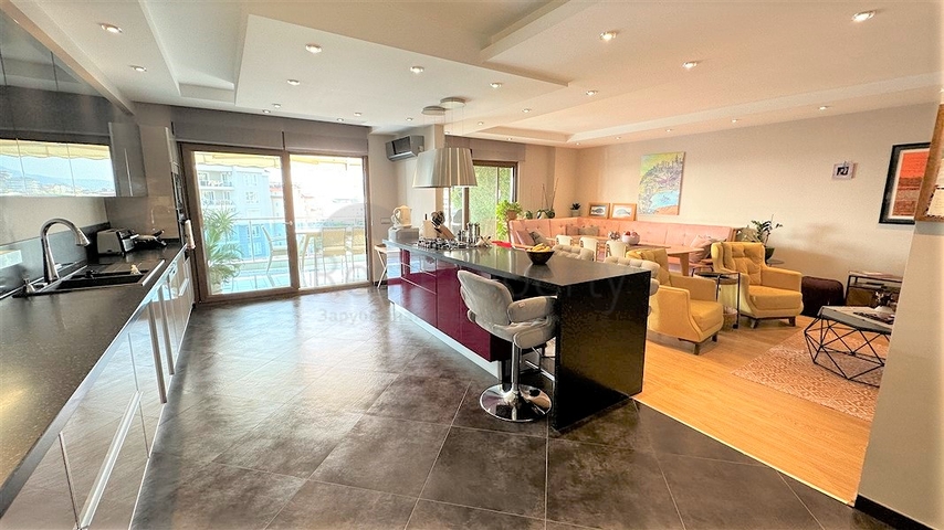 Geräumige Wohnung mit Designer-Renovierung