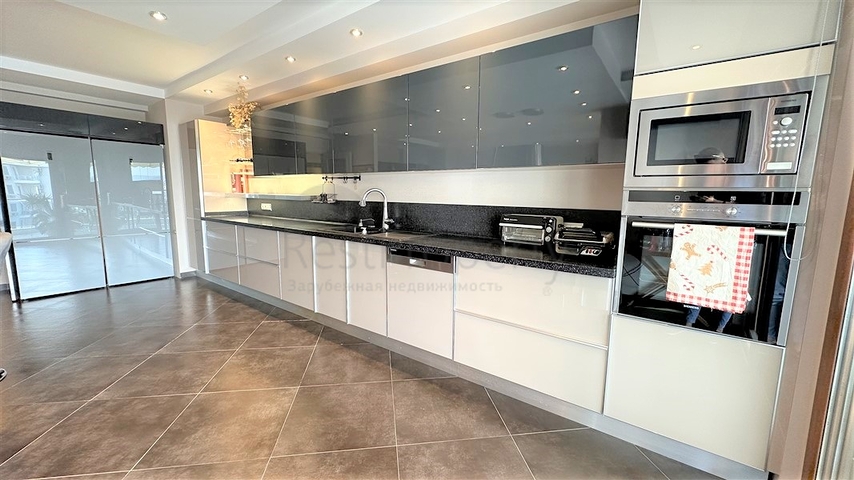 Geräumige Wohnung mit Designer-Renovierung