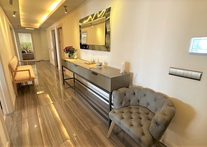 Geräumige Wohnung mit Designer-Renovierung