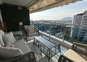 Geräumige Wohnung mit Designer-Renovierung