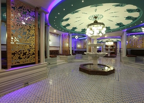 Geräumige Wohnung mit Designer-Renovierung