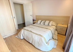 Geräumige Wohnung mit Designer-Renovierung