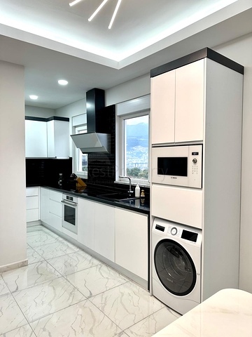 Geräumiges 3+1 Penthouse in der Nähe von Oba