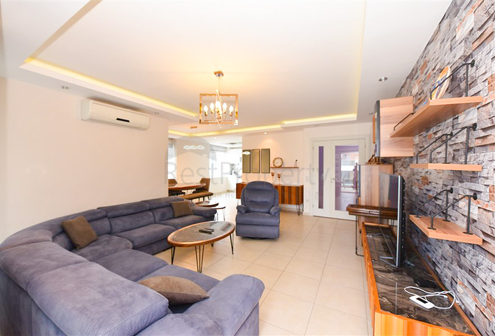 Geräumige 4+1-Wohnung in Avsallar