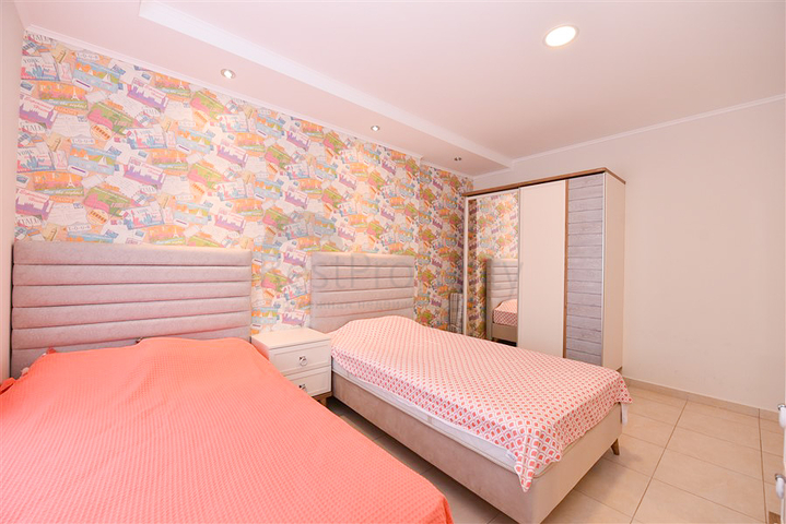 Geräumige 4+1-Wohnung in Avsallar