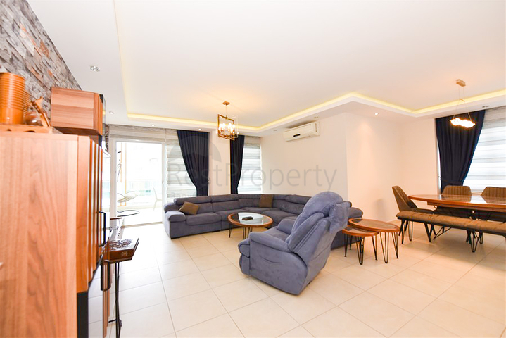 Geräumige 4+1-Wohnung in Avsallar