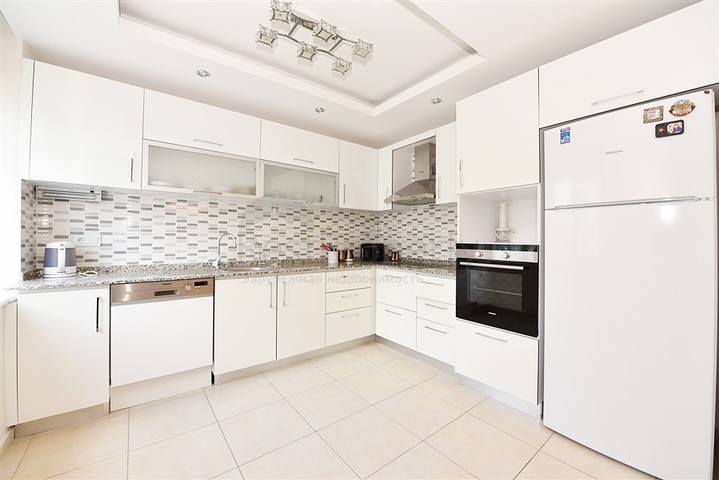 Geräumige 4+1-Wohnung in Avsallar