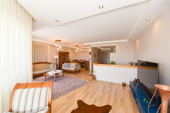 Wohnung zum Verkauf 3+1 im Zentrum von Alanya Wohnung zum Verkauf 3+1 im Zentrum von Alanya