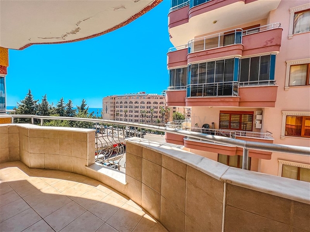 Möblierte 2+1-Wohnung in Mahmutlar