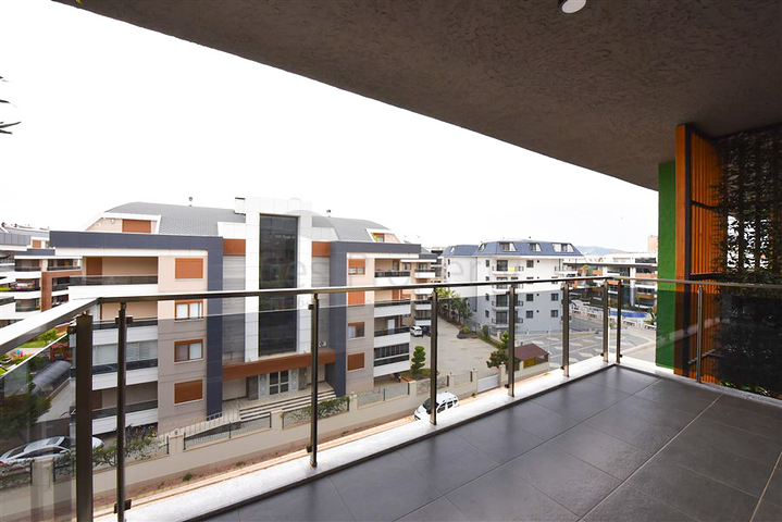 Apartment 4+1 in Oba 