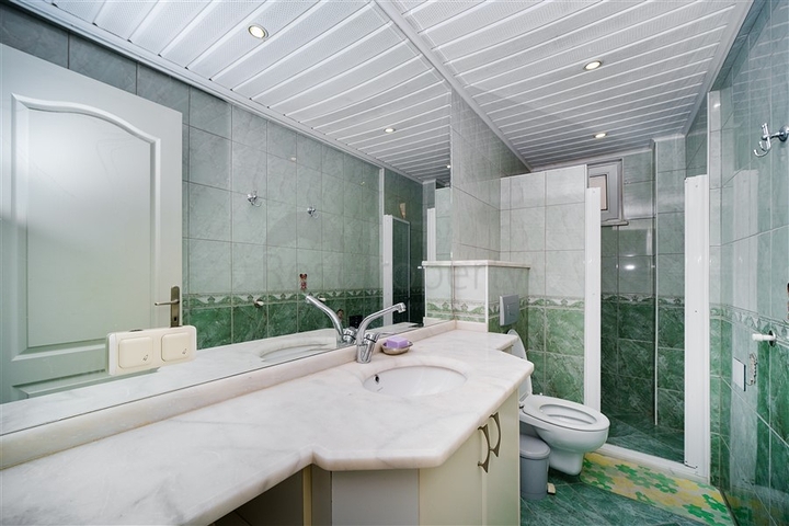 Möblierte 2+1-Wohnung in Dschikkilli