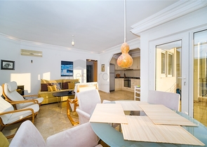 Möblierte 2+1-Wohnung in Dschikkilli