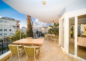 Möblierte 2+1-Wohnung in Dschikkilli