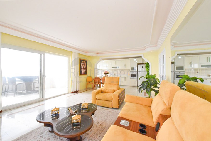 2+1 Wohnung mit Panoramablick auf das Meer