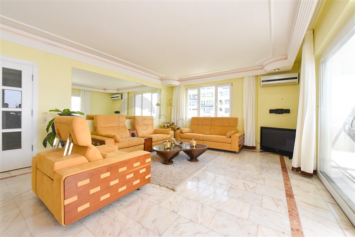 2+1 Wohnung mit Panoramablick auf das Meer