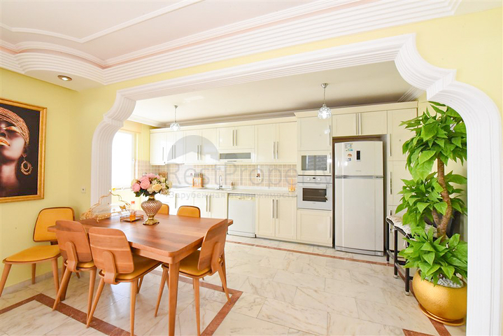 2+1 Wohnung mit Panoramablick auf das Meer