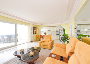 2+1 Wohnung mit Panoramablick auf das Meer