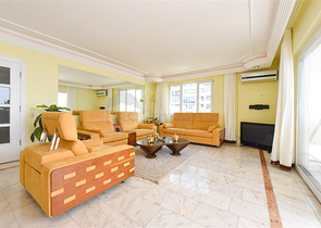 2+1 Wohnung mit Panoramablick auf das Meer