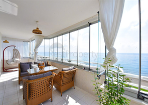 2+1 Wohnung in der ersten Zeile im Stadtteil Mahmutlar