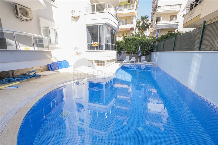 Zweizimmerwohnung in der Gegend von Cleopatra