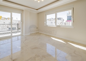 Dreizimmerwohnung in einem neuen Komplex