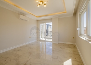 Dreizimmerwohnung in einem neuen Komplex