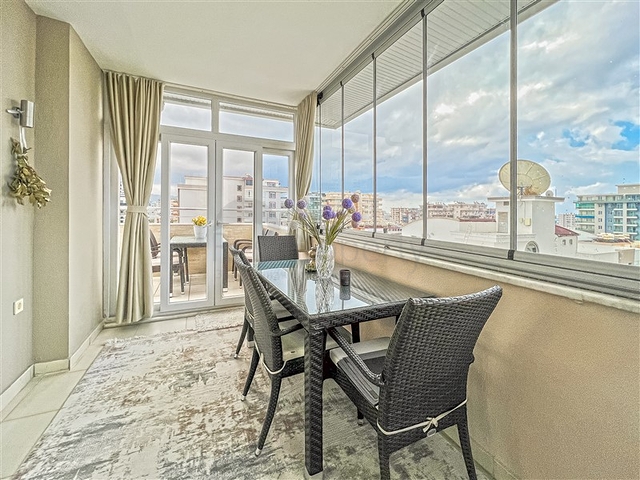 Penthouse mit 2+1 Grundriss im Stadtteil Mahmutlar