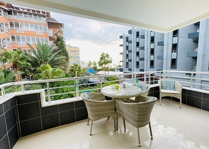 Wohnung 100 Meter vom Meer entfernt mit 1+1 Grundriss in der exklusiven Gegend von Oba