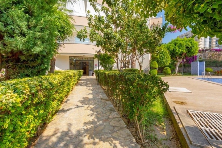 Möblierte 2+1-Wohnung in Mahmutlar