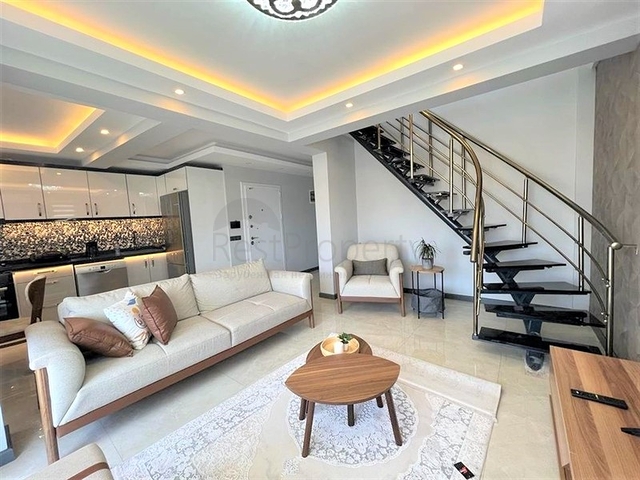 Geräumiges 4+1 Penthouse im Zentrum von Alanya mit Blick auf die Festung