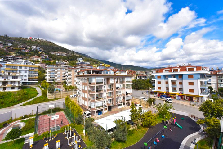 Geräumiges Penthouse mit Meerblick im Zentrum von Alanya