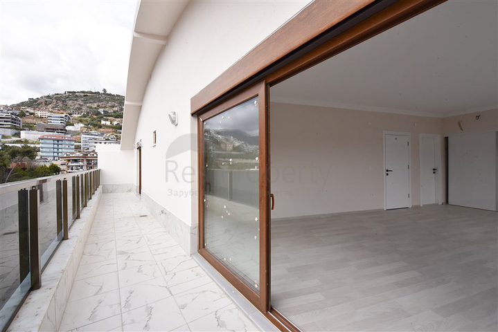 Geräumiges Penthouse mit Meerblick im Zentrum von Alanya