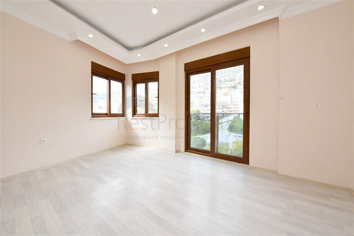 Geräumiges Penthouse mit Meerblick im Zentrum von Alanya