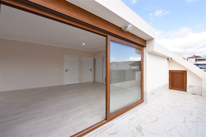 Geräumiges Penthouse mit Meerblick im Zentrum von Alanya