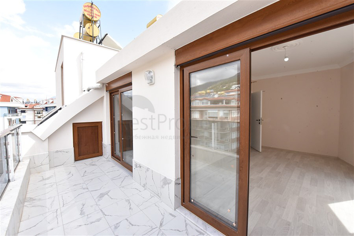 Geräumiges Penthouse mit Meerblick im Zentrum von Alanya