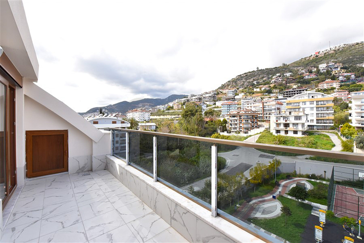 Geräumiges Penthouse mit Meerblick im Zentrum von Alanya