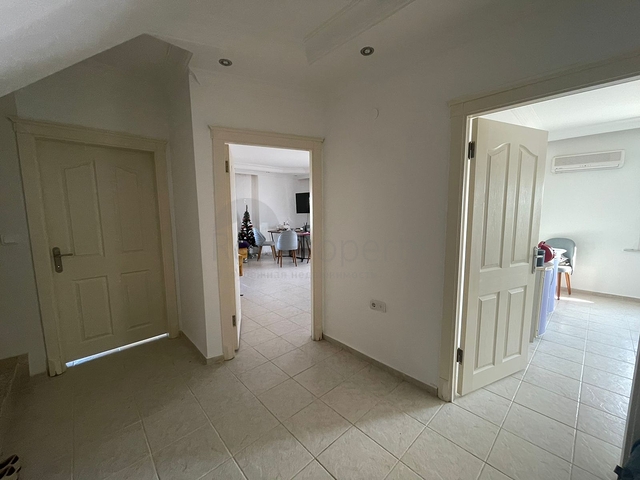 4+1 Penthouse in einem Komplex mit minimaler Infrastruktur im Stadtteil Mahmutlar