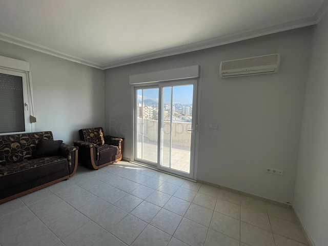 4+1 Penthouse in einem Komplex mit minimaler Infrastruktur im Stadtteil Mahmutlar