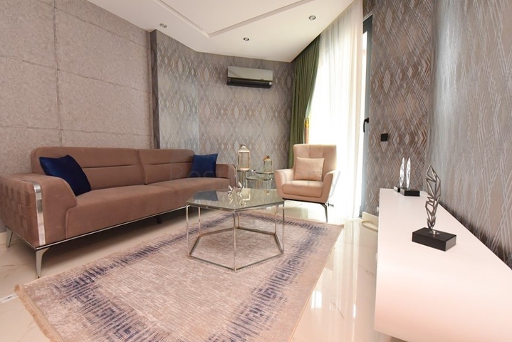 Möblierte Wohnung 20 m vom Meer mit 1+1 Grundriss im Stadtteil Oba entfernt