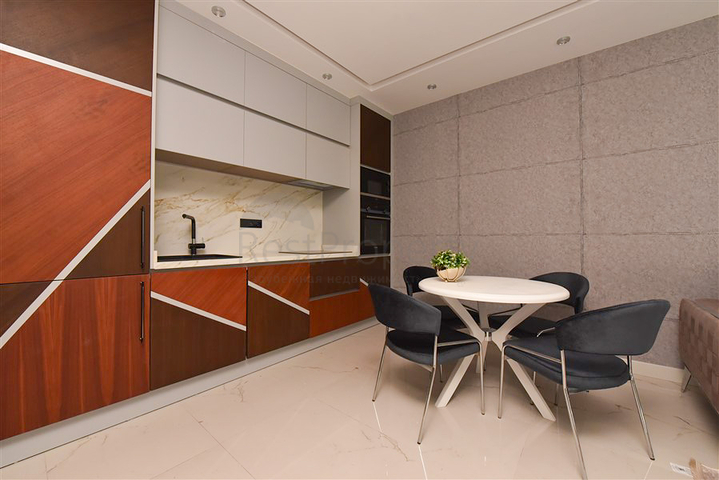 Möblierte Wohnung 20 m vom Meer mit 1+1 Grundriss im Stadtteil Oba entfernt