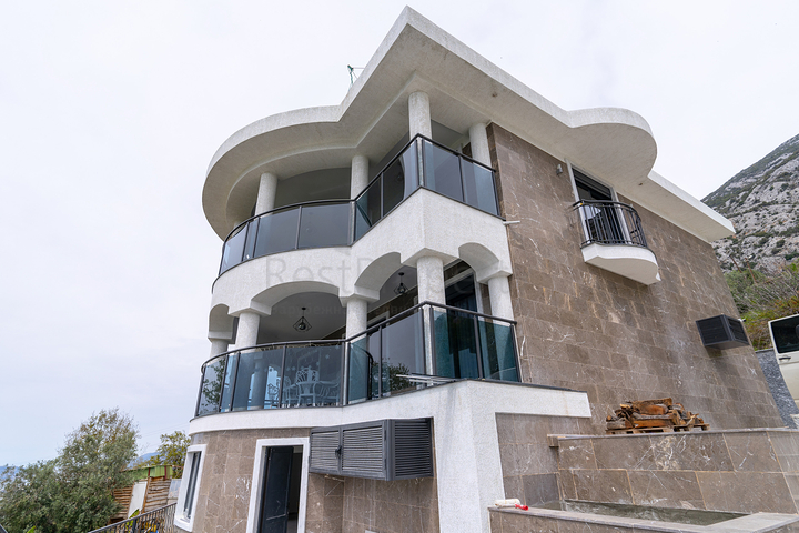 4+1 Villa in Mahmutlar 