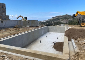 Kammenartige Villen mit Blick auf das Meer und das historische 