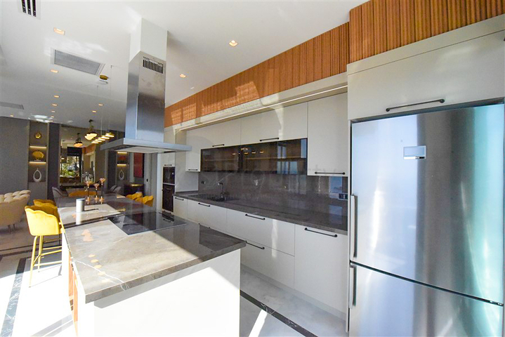 4+1 Villa mit Panoramablick auf das Meer 