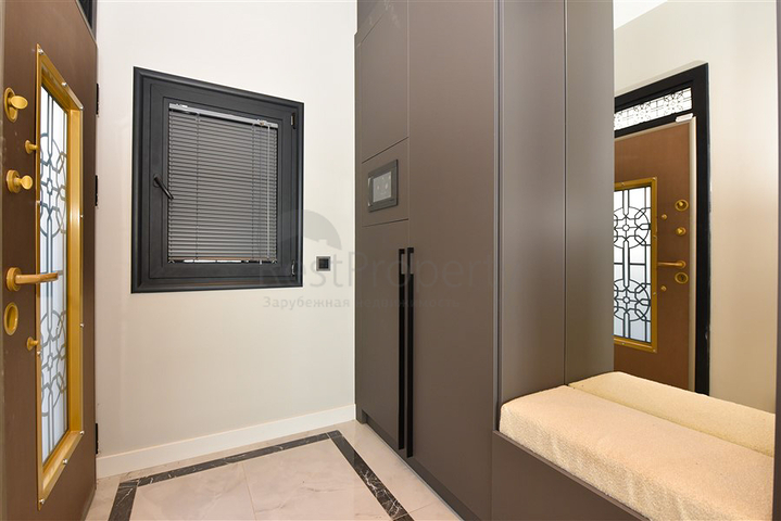 4+1 Villa mit Panoramablick auf das Meer 