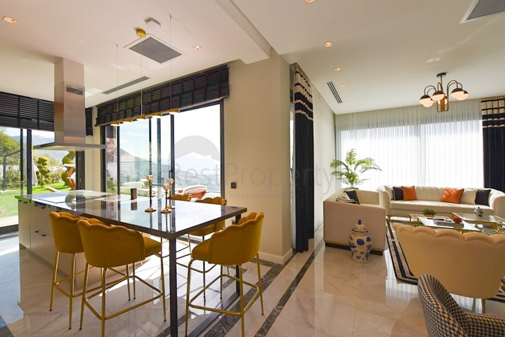 4+1 Villa mit Panoramablick auf das Meer 