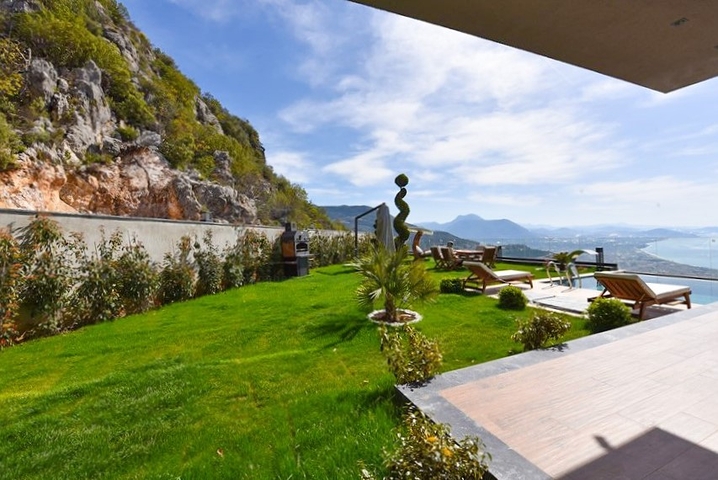 4+1 Villa mit Panoramablick auf das Meer 