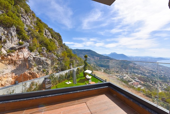 4+1 Villa mit Panoramablick auf das Meer 